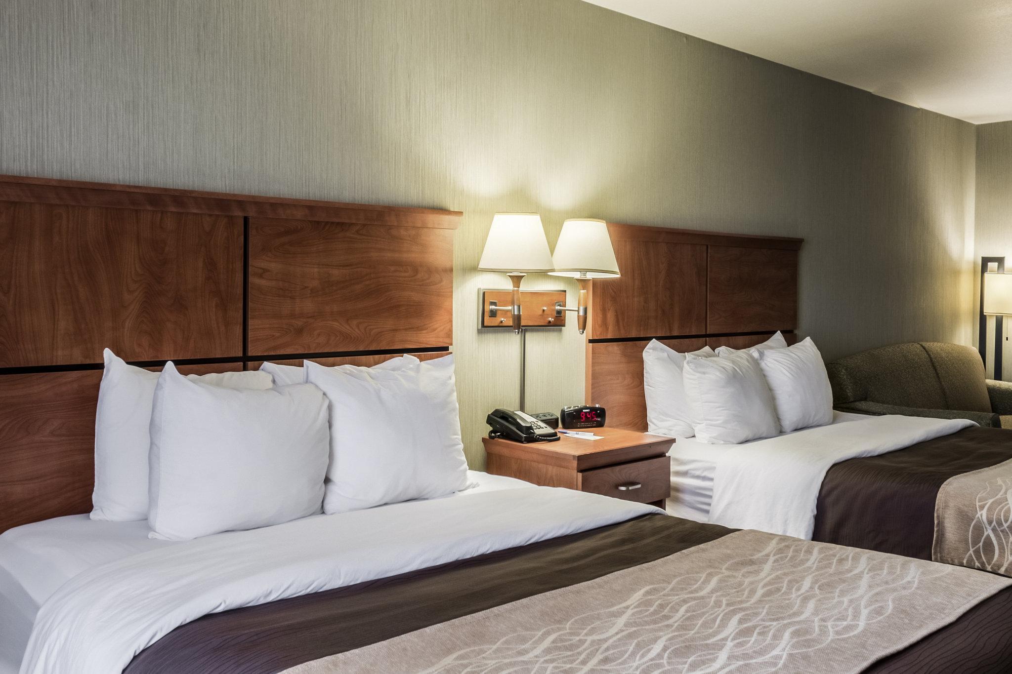 Comfort Inn & Suites Mitchell I-90 Bagian luar foto
