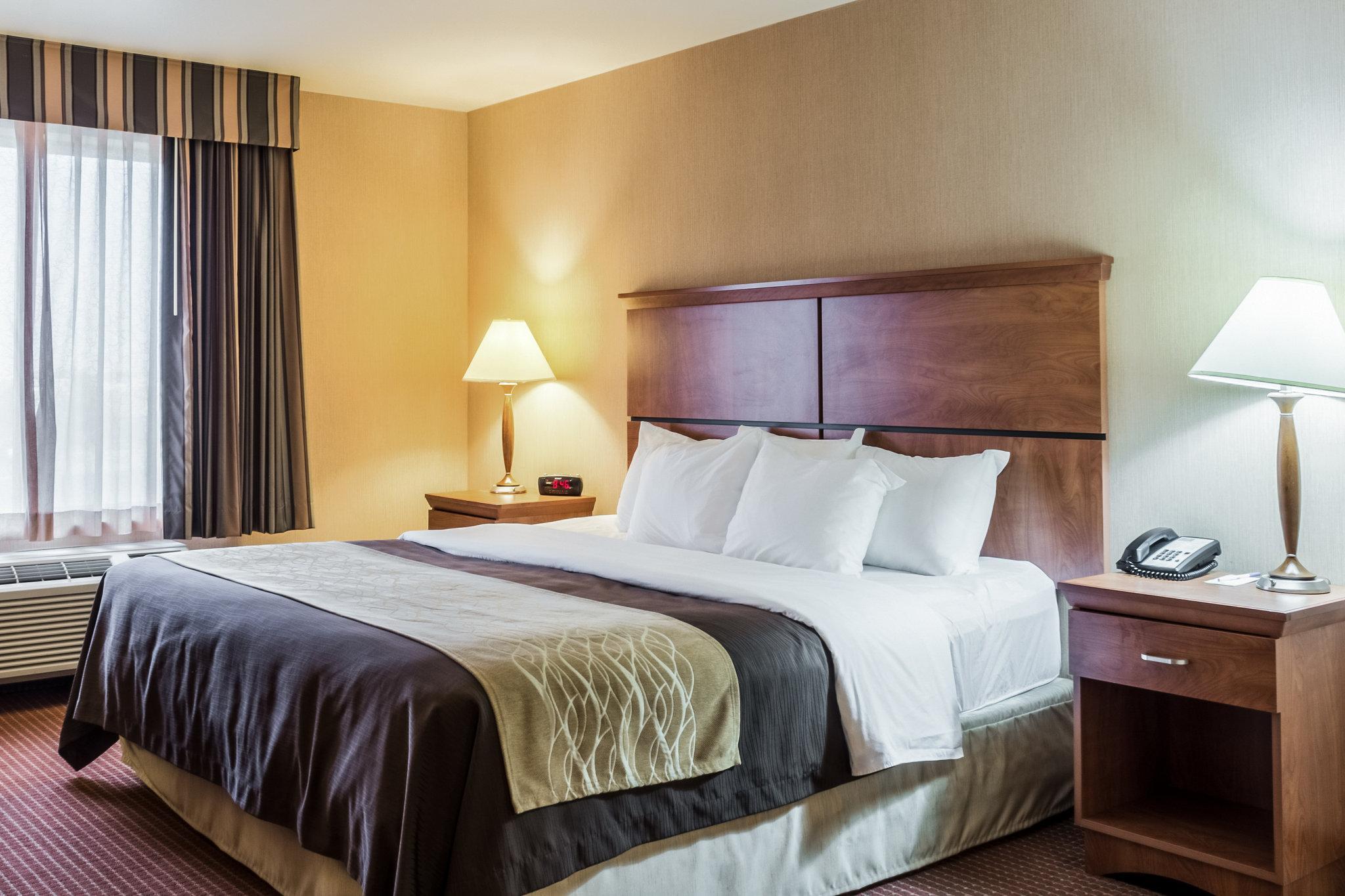 Comfort Inn & Suites Mitchell I-90 Bagian luar foto