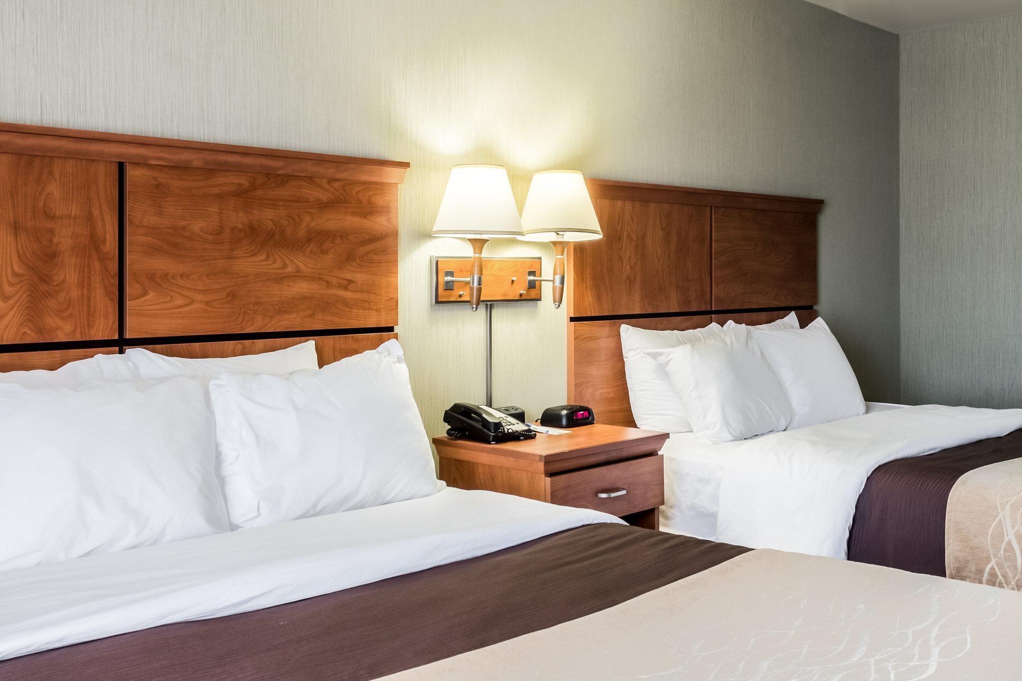 Comfort Inn & Suites Mitchell I-90 Bagian luar foto