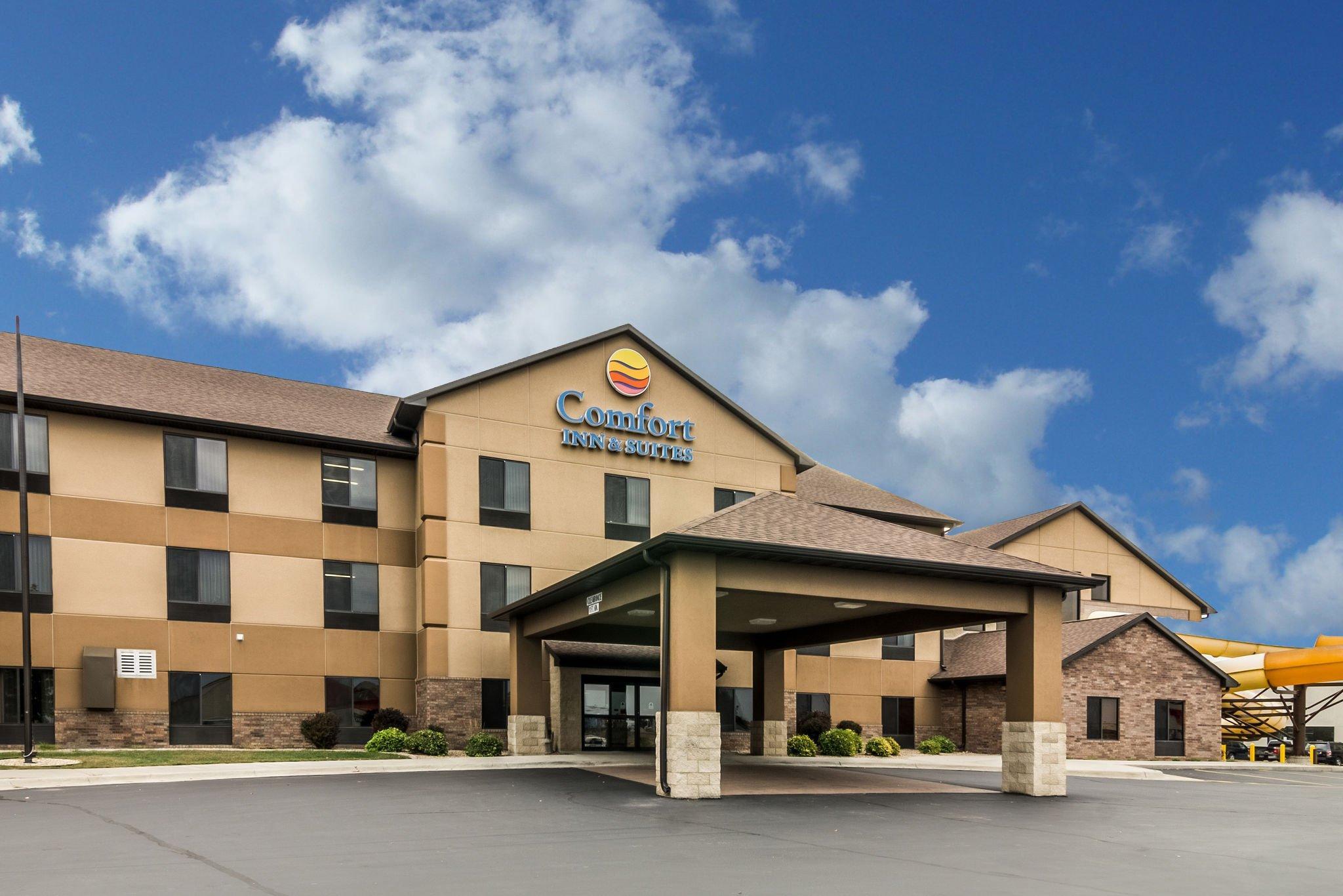 Comfort Inn & Suites Mitchell I-90 Bagian luar foto