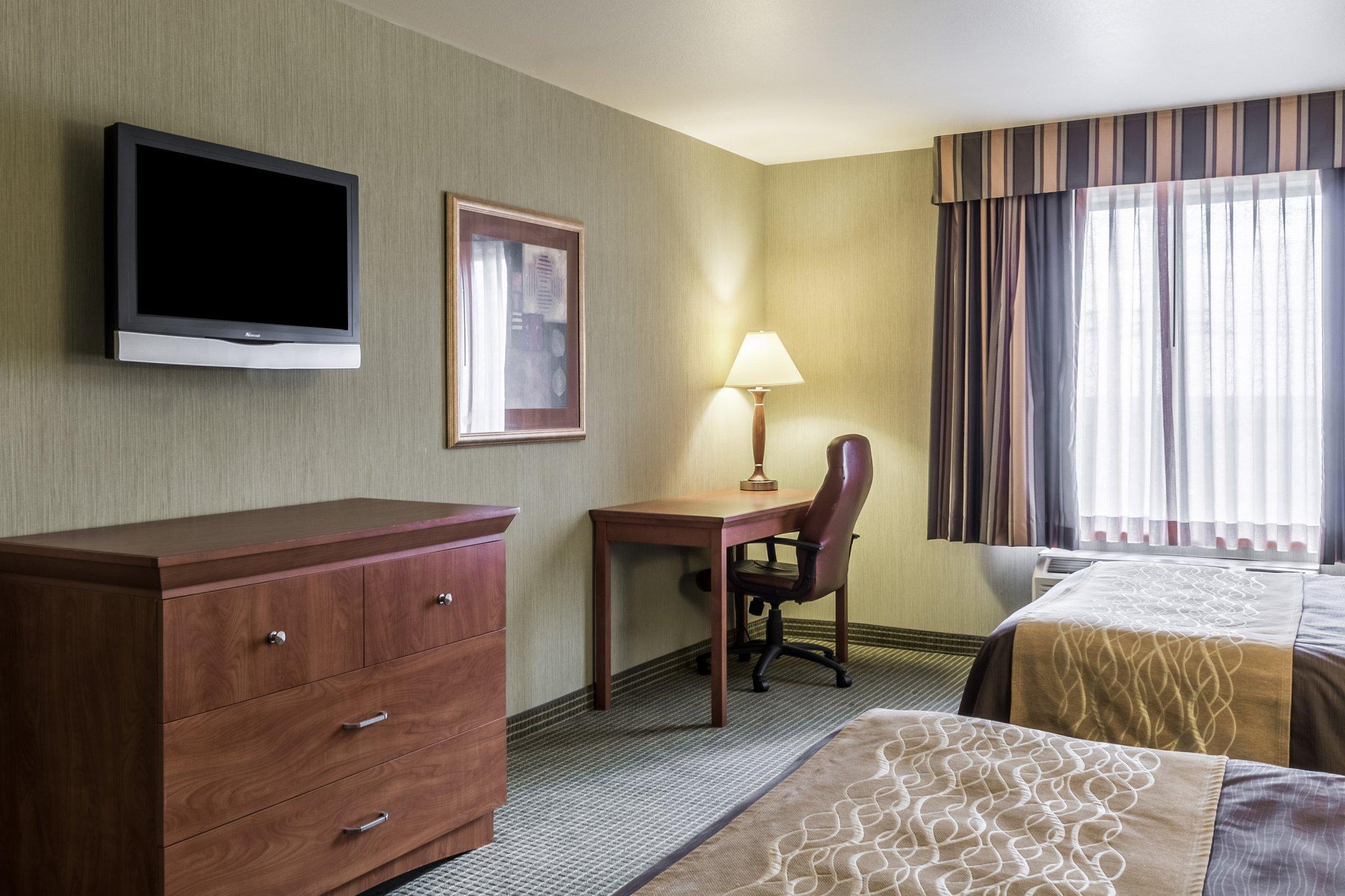 Comfort Inn & Suites Mitchell I-90 Bagian luar foto