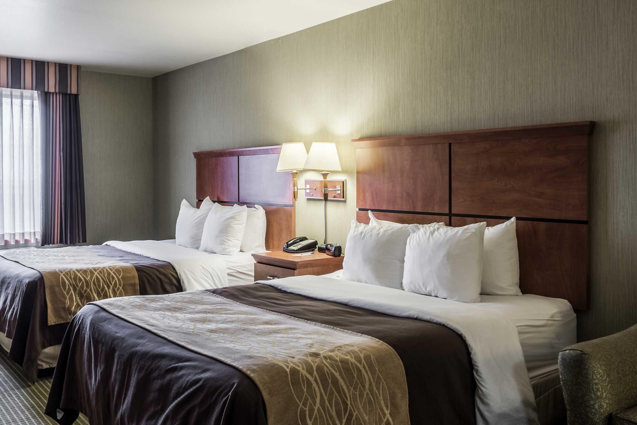 Comfort Inn & Suites Mitchell I-90 Bagian luar foto