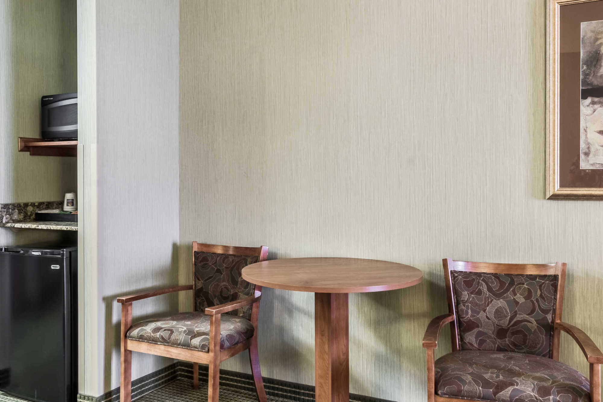 Comfort Inn & Suites Mitchell I-90 Ruang foto